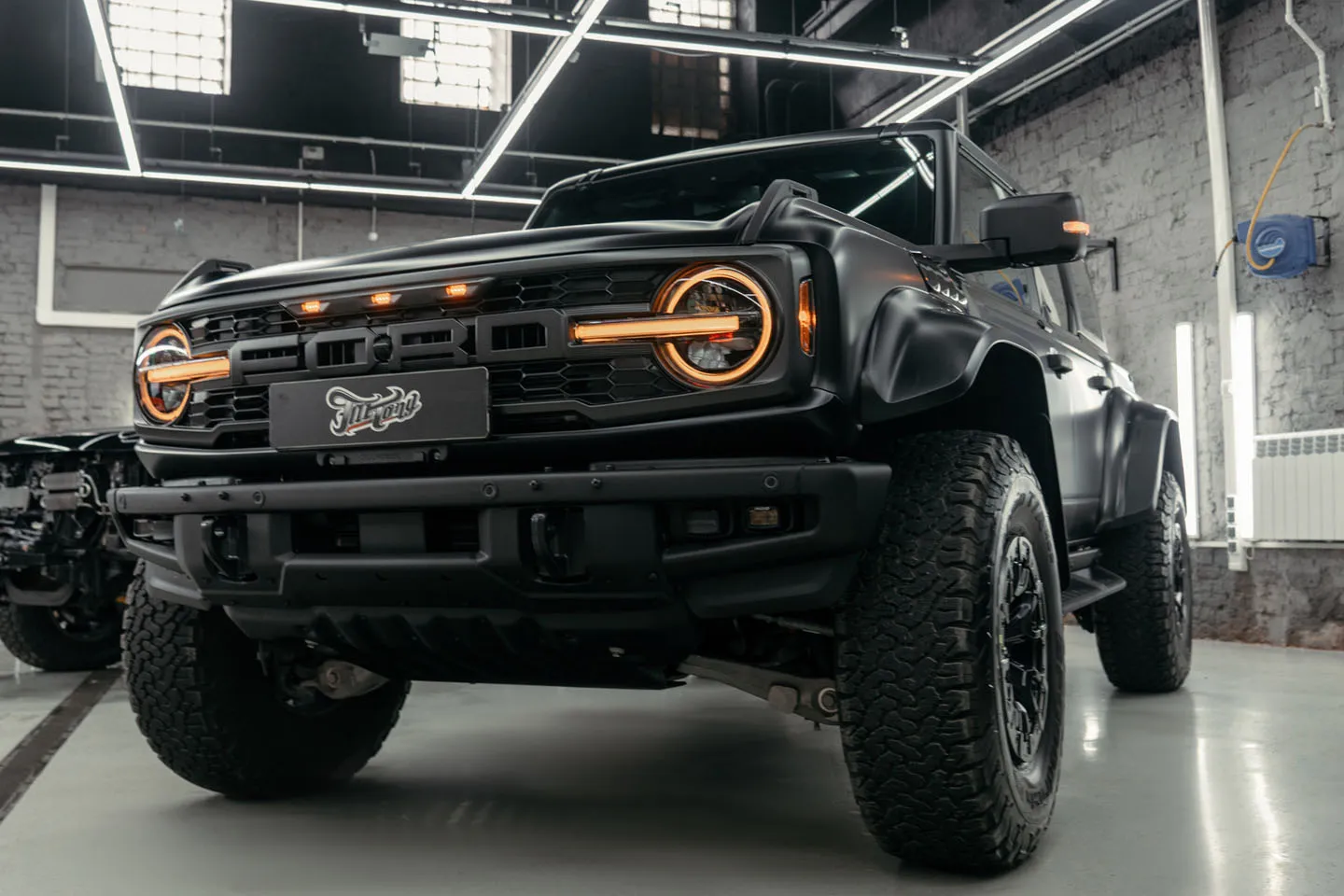 Обзор нового Ford Bronco Raptor и оклейка его в матовый полиуретан